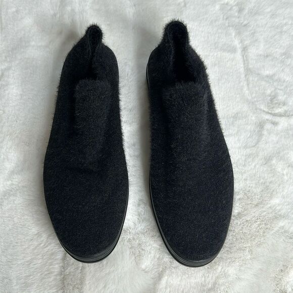 NATORI Womens Size 7 PLUSH MOHAIR STRETCH SLIP ON SNEAKER Black - Picture 1 of 13